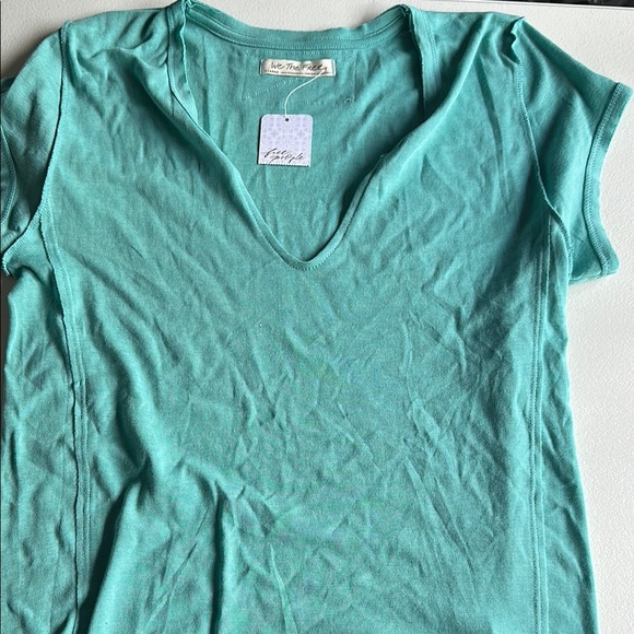 We The Free Green Fitted Cap Sleeve T-Shirt - Picture 1 of 3